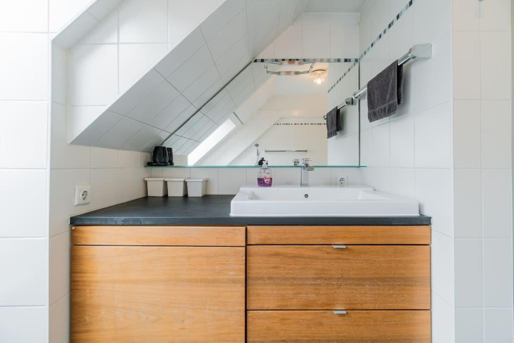 Ruhige Dachwohnung Mit Terrasse Berlin Mitte - Spacious Modern Rooftop Loft In Berlin Mitte Exterior photo
