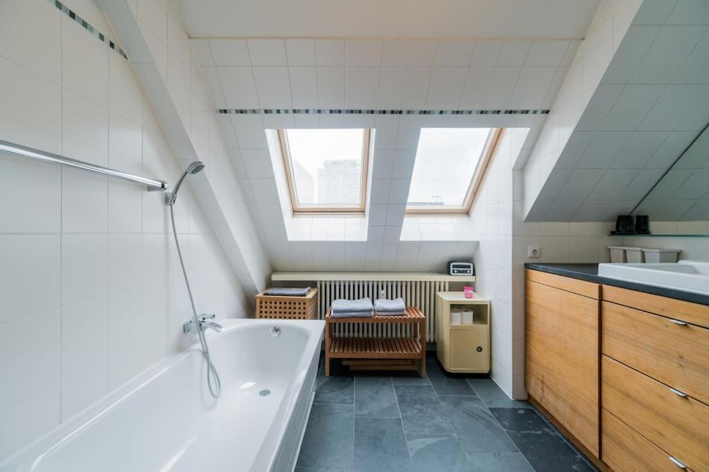 Ruhige Dachwohnung Mit Terrasse Berlin Mitte - Spacious Modern Rooftop Loft In Berlin Mitte Exterior photo